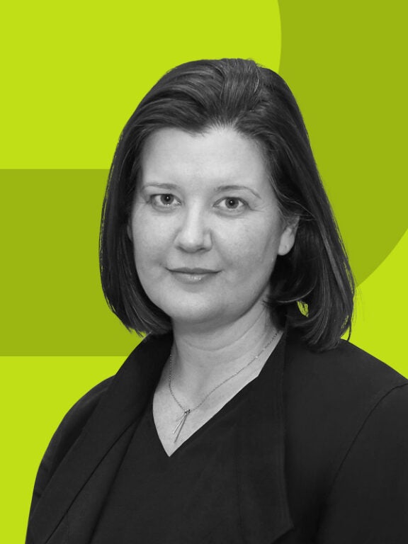 Ursula Ostrom headshot