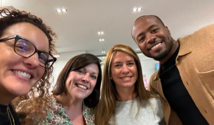 Diana Samper and colleagues posing for a selfie