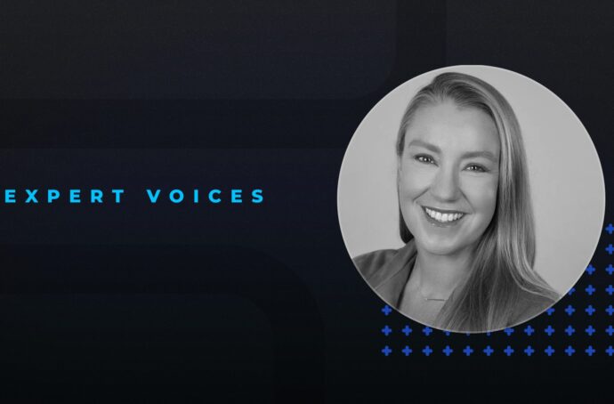 Portrait de Jeremi Gorman avec le texte « Expert Voices »