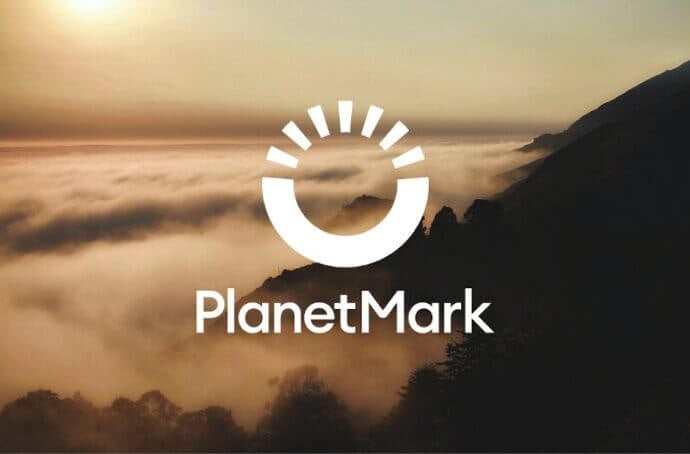 Logo de Planet Mark avec des nuages