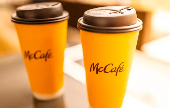 Deux gobelets McCafé