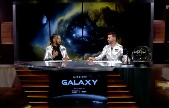 2 hosts of the Samsung Galaxy video game event conversing