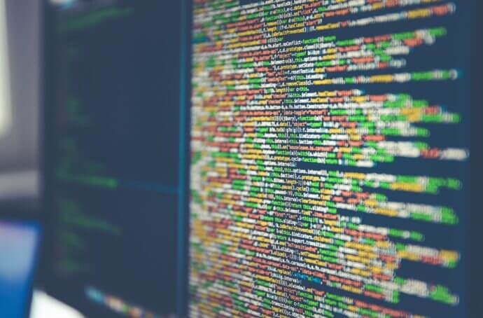 Un écran d'ordinateur avec du code