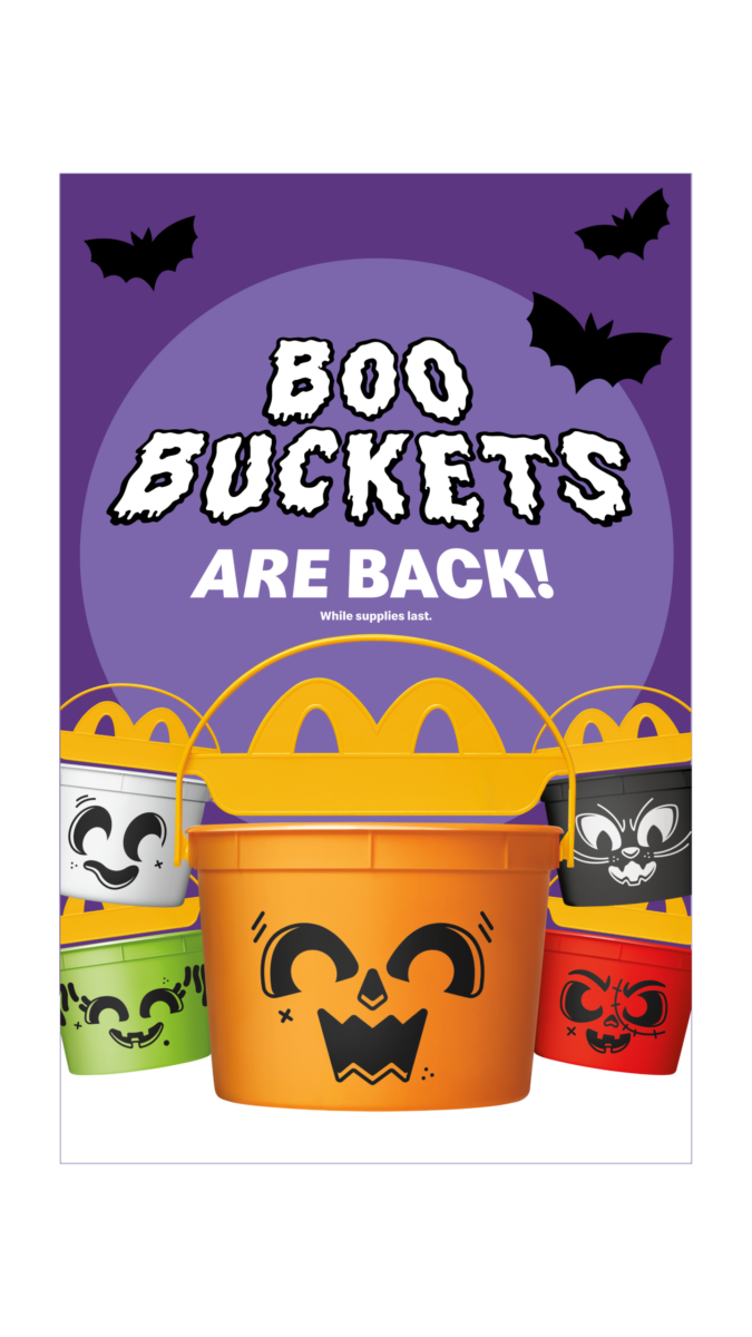 Affiche de vente au détail avec le texte "Boo Buckets are Back !" et 5 Boo Buckets au premier plan